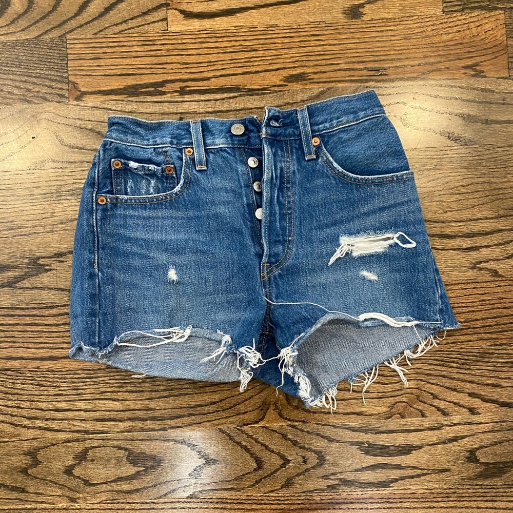 Levi 501 original shorts!